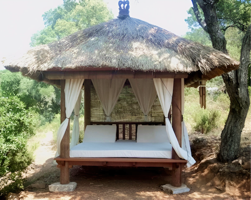 Bois Massif Bali Tablen Suar Aix En Provence Gazebos Et Paillotes Pour Un Exterieur Apaisant Bois Massif Bali Tablen Suar Aix En Provence Gazebos Et Paillotes Pour Un Exterieur Apaisant